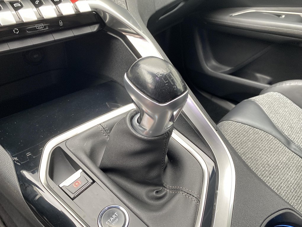 Peugeot 3008 1.2PT Allure