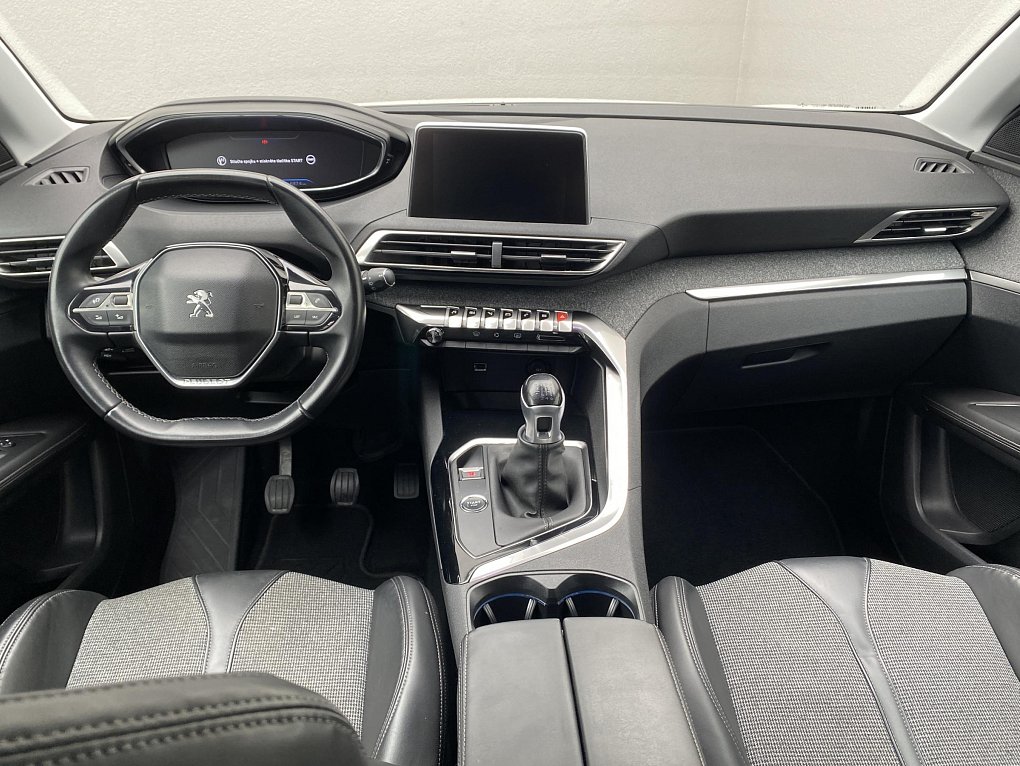 Peugeot 3008 1.2PT Allure