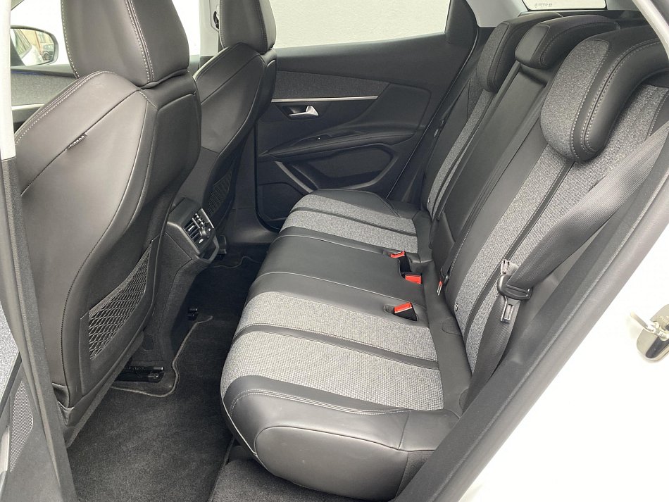 Peugeot 3008 1.2PT Allure