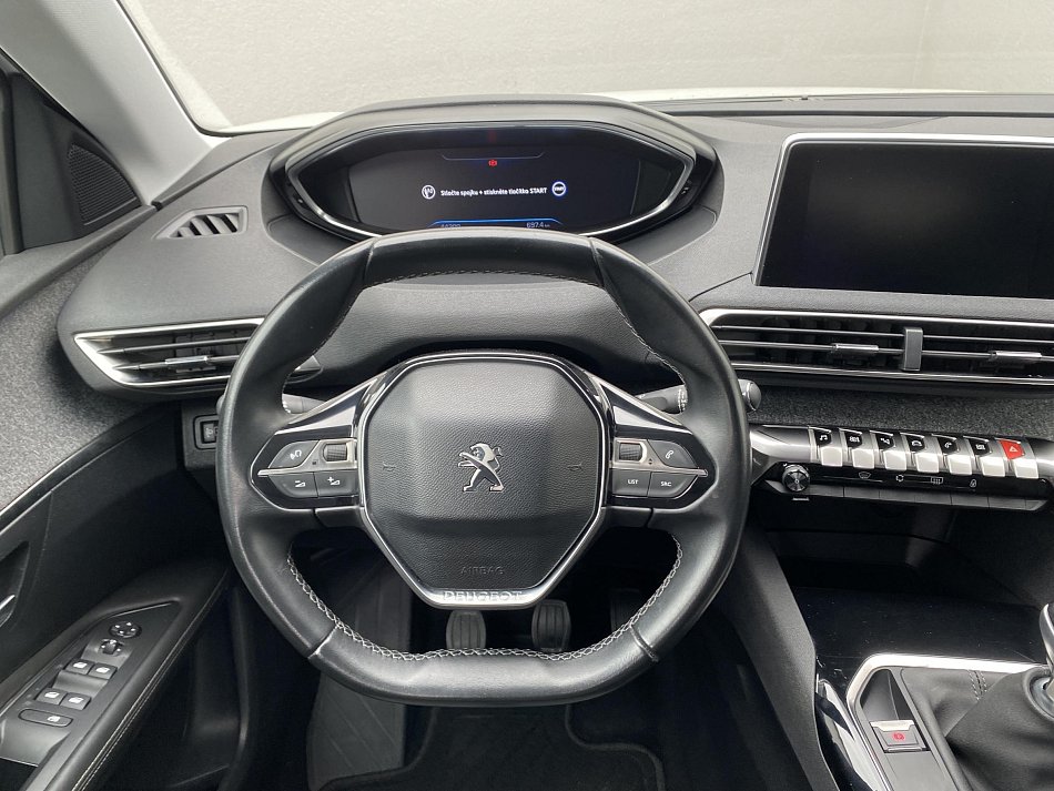 Peugeot 3008 1.2PT Allure