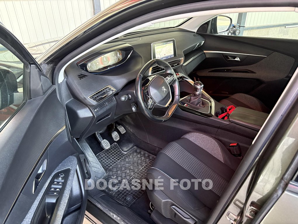 Peugeot 3008 1.2 Pure Tech 