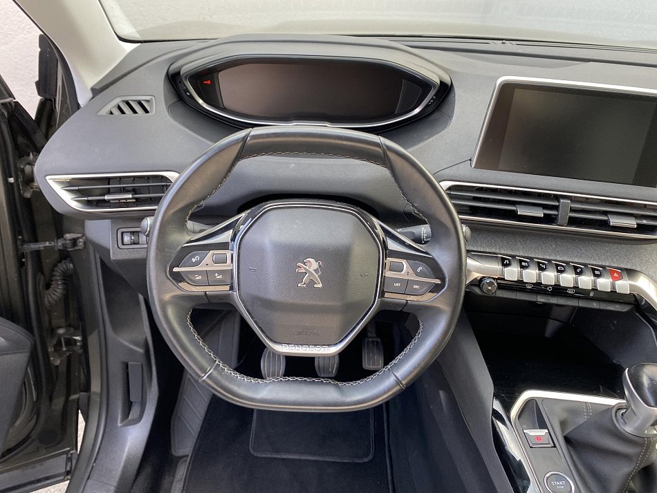 Peugeot 3008 1.2PT Allure