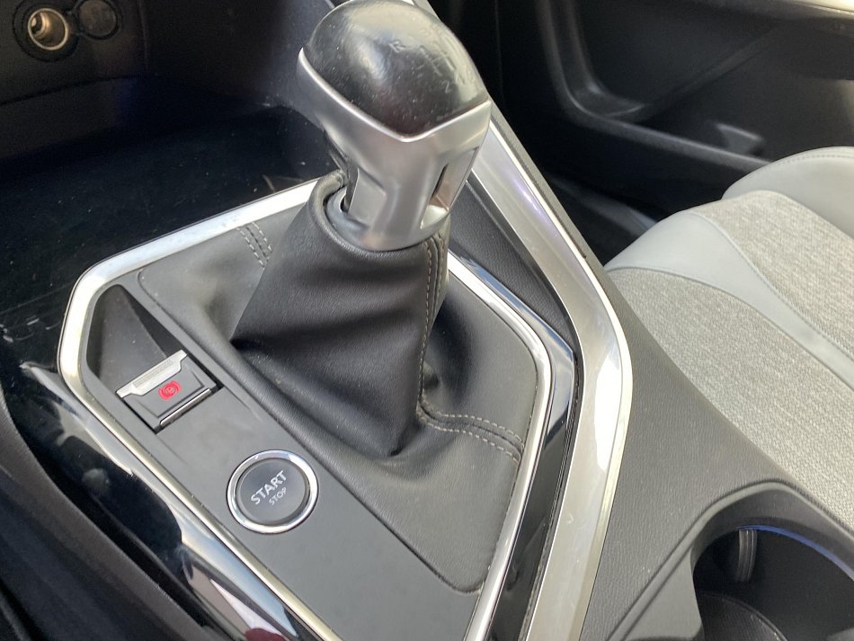 Peugeot 3008 1.2PT Allure