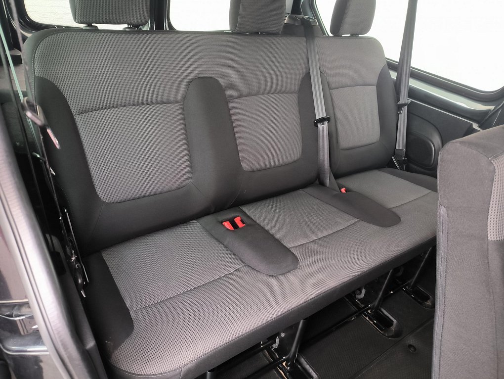 Renault Trafic 2.0dCi  L2 9míst