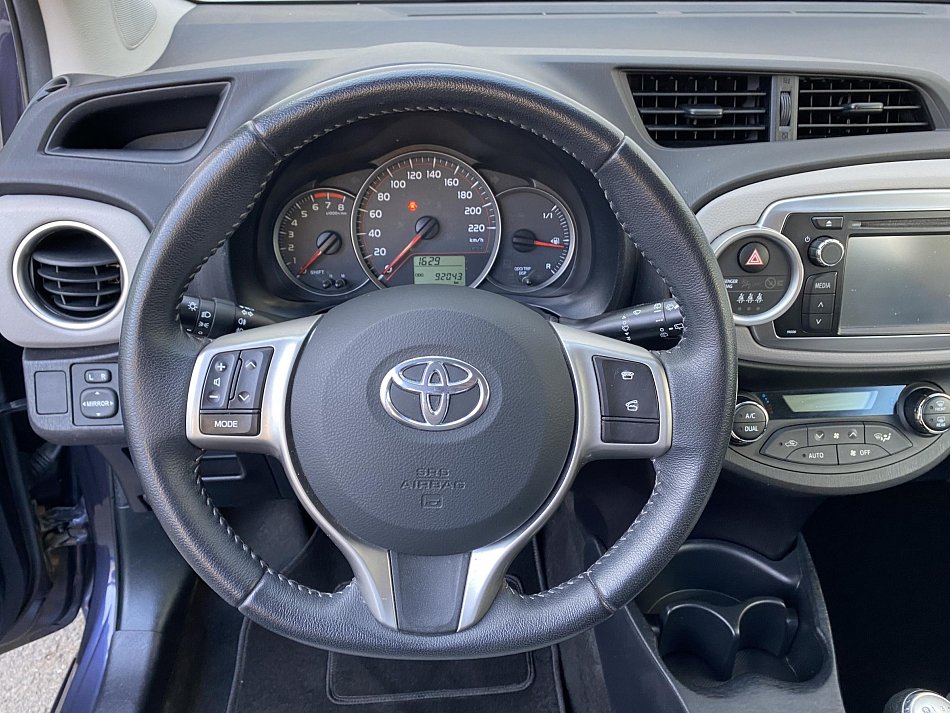 Toyota Yaris 1.3 VVT-i 