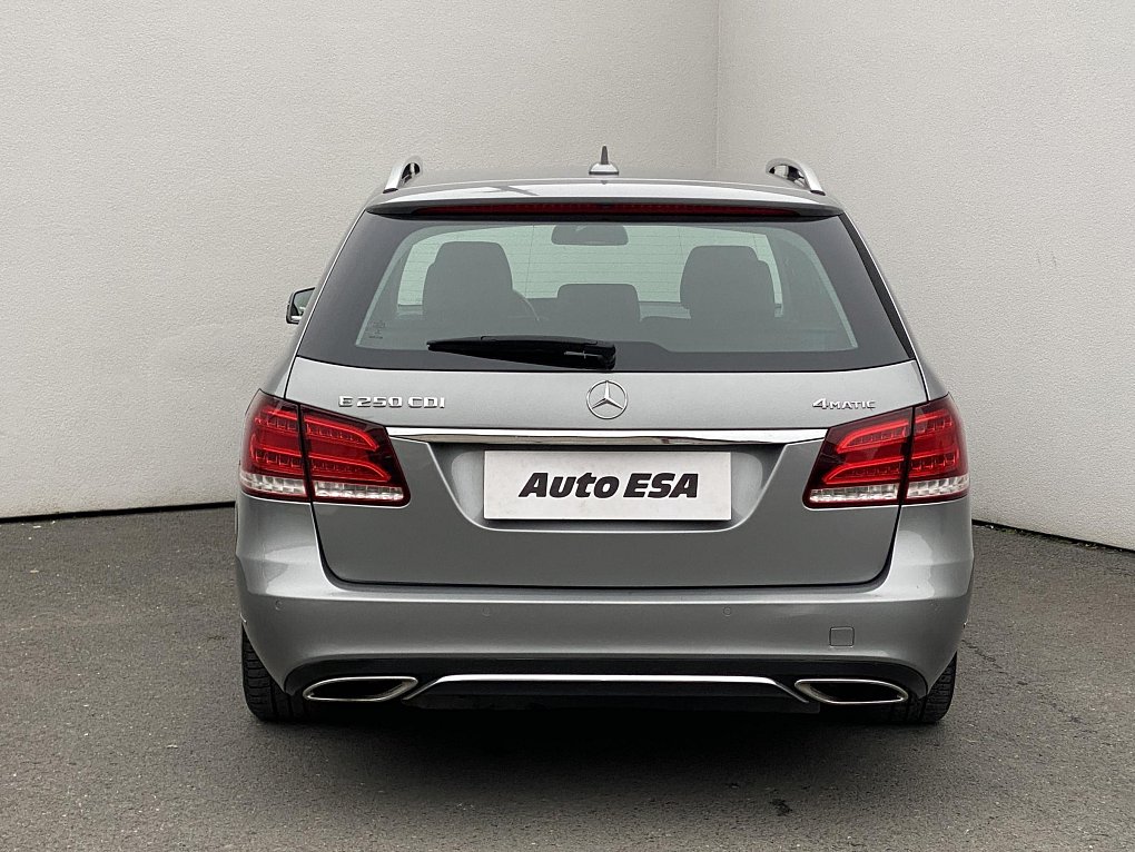Mercedes-Benz Třída E 2.2 CDi  E250 4Matic