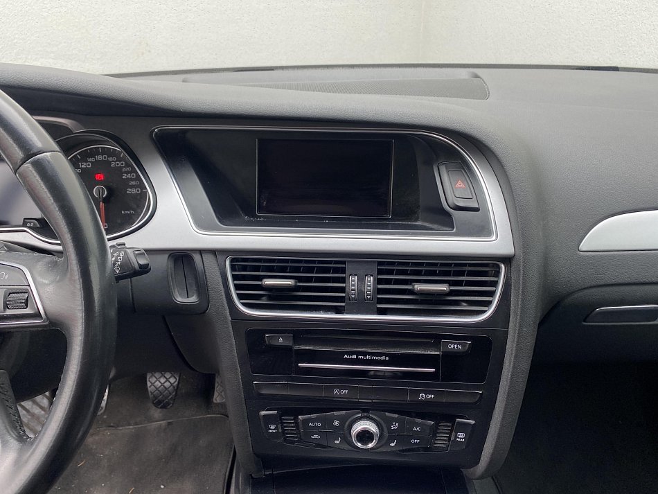 Audi A4 2.0 TDi Attraction Quattro