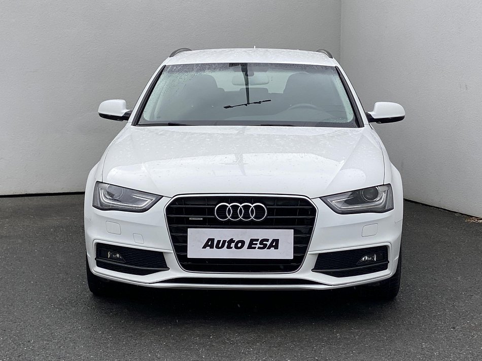 Audi A4 2.0 TDi Attraction Quattro