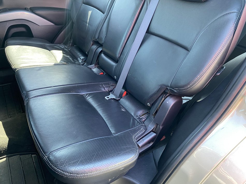 Mitsubishi Outlander 2.0 Di-D  4x4 7míst