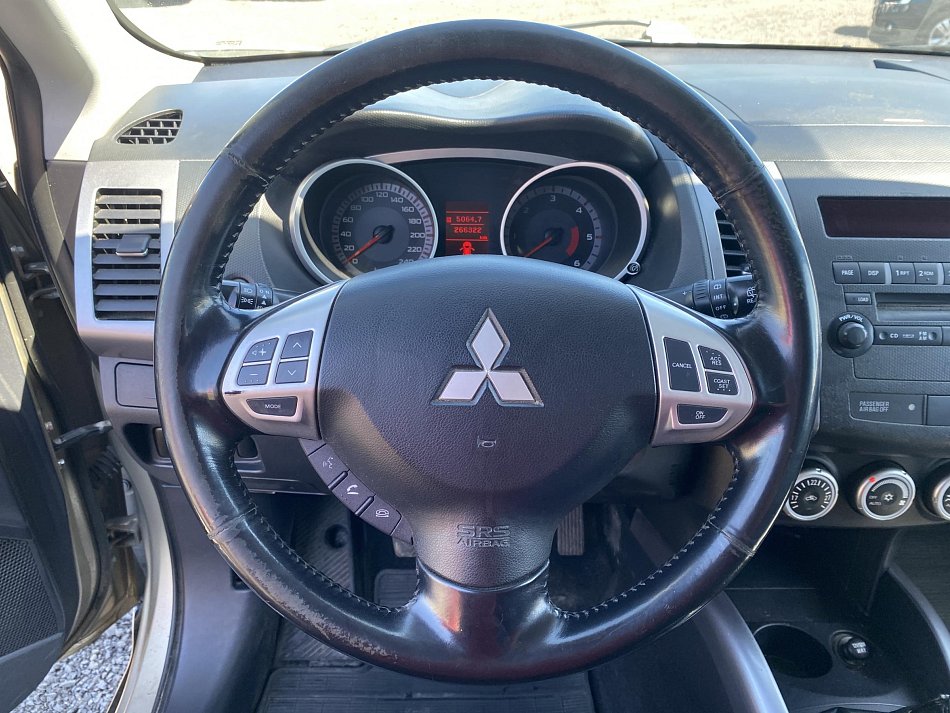 Mitsubishi Outlander 2.0 Di-D  4x4 7míst