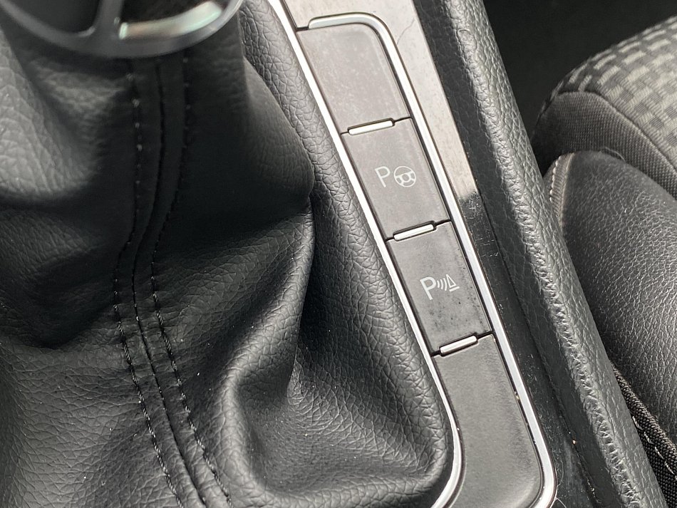 Volkswagen Golf 2.0 TDi Highline