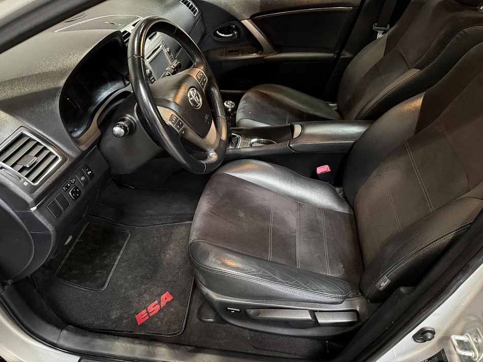Toyota Avensis 2.2 D-CAT 