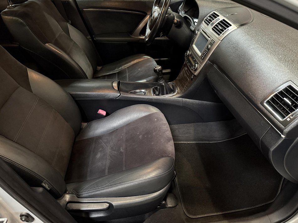 Toyota Avensis 2.2 D-CAT 