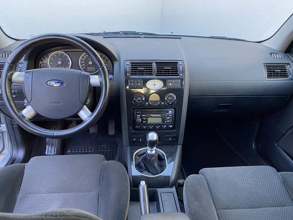 Ford Mondeo 2.5i 