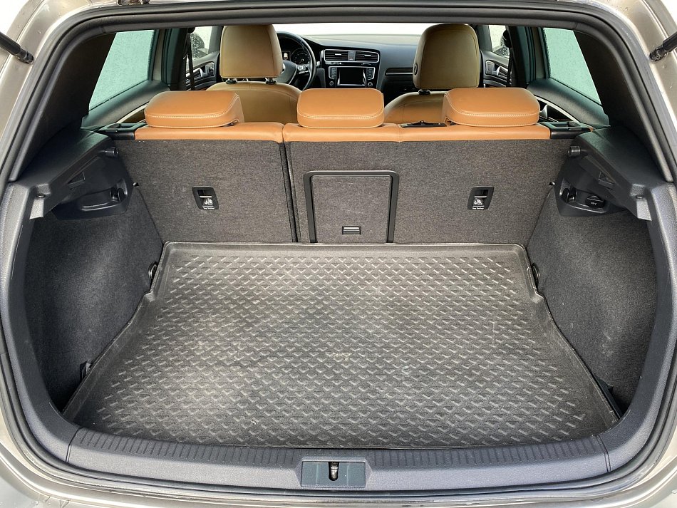 Volkswagen Golf 1.4 TSi 