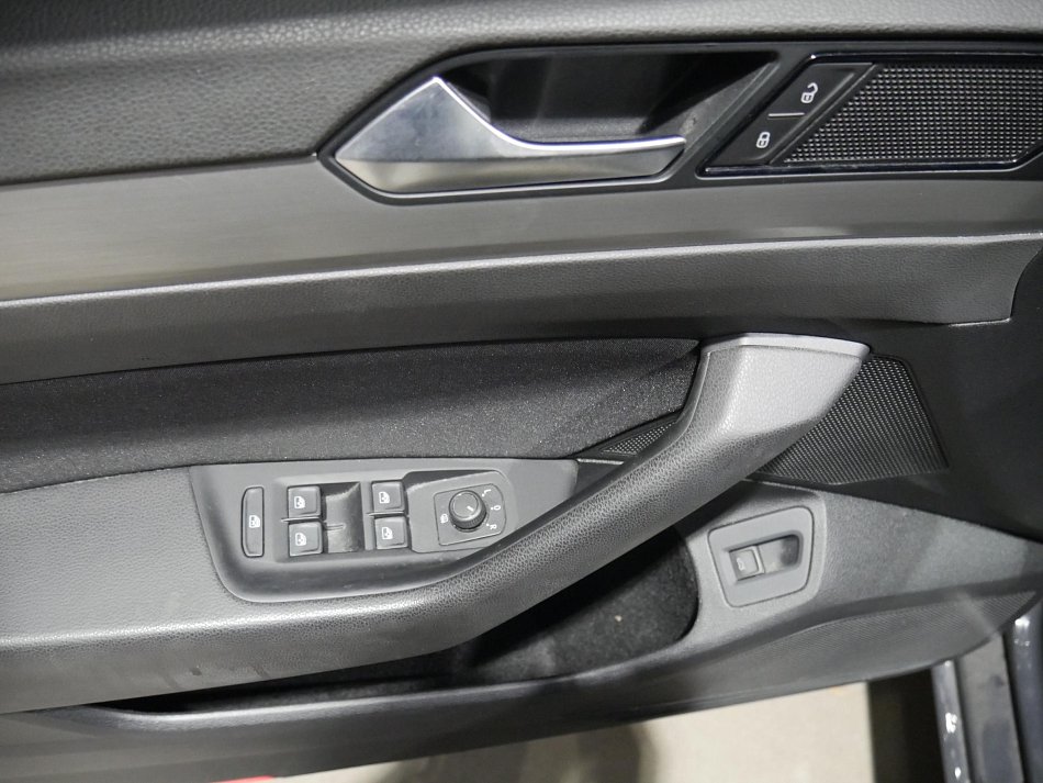 Volkswagen Passat 2.0 TDi Trendline