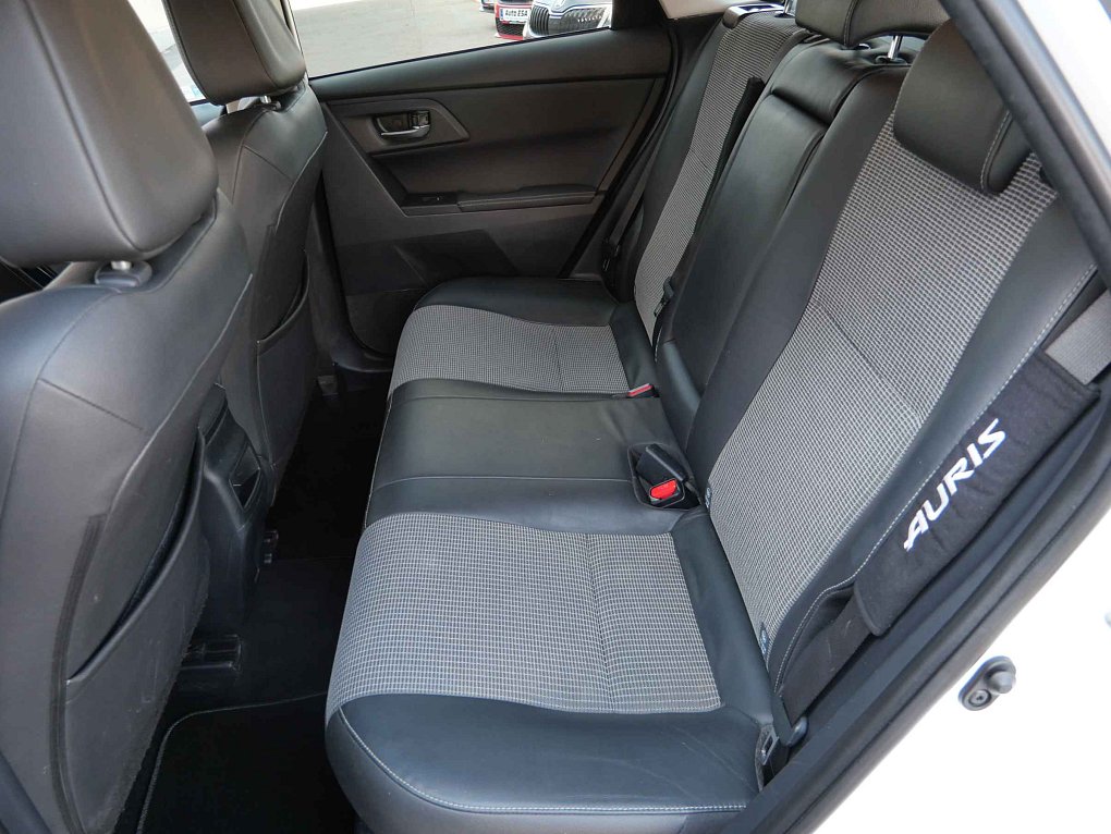 Toyota Auris 1.8HSD 