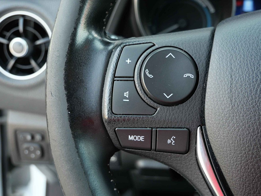 Toyota Auris 1.8HSD 