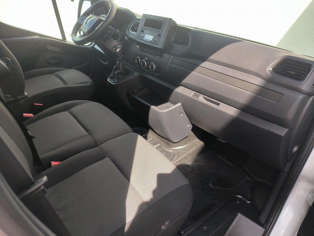 Renault Master 2.3dCi  L1H1 DÍLNA