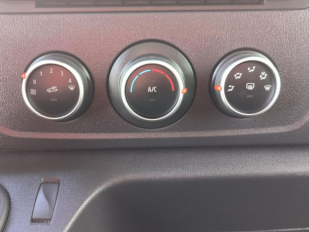 Renault Master 2.3dCi  L1H1 DÍLNA