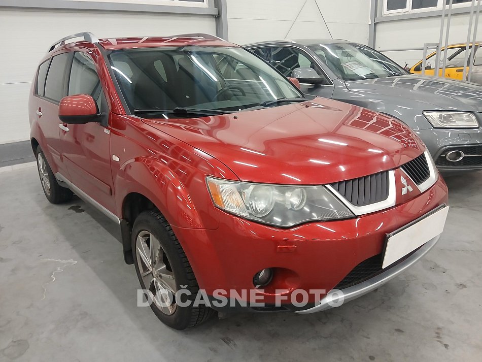 Mitsubishi Outlander 2.0 Di-D  4x4, 7míst