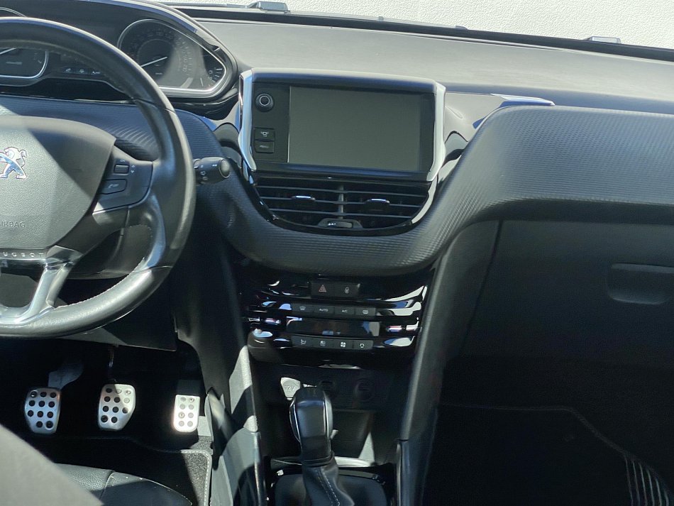 Peugeot 2008 1.6 VTi 