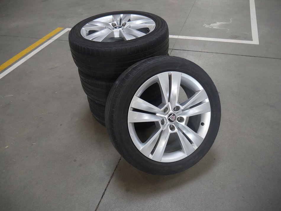 Škoda Karoq 1.6TDI Ambition