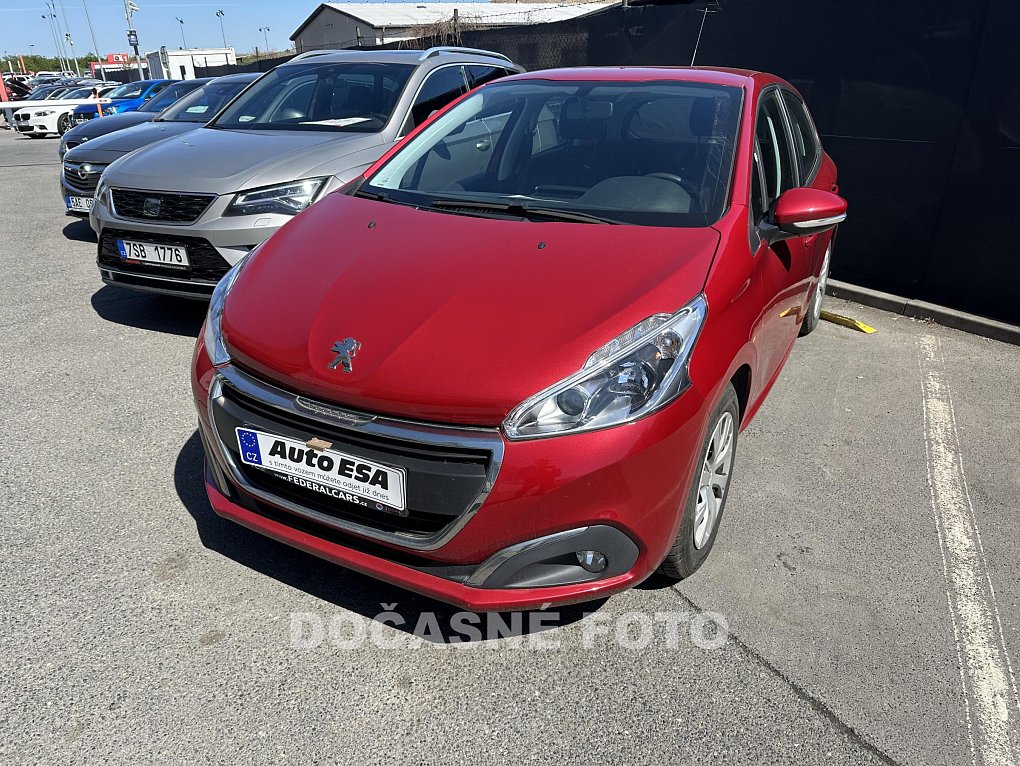 Peugeot 208 1.2i 