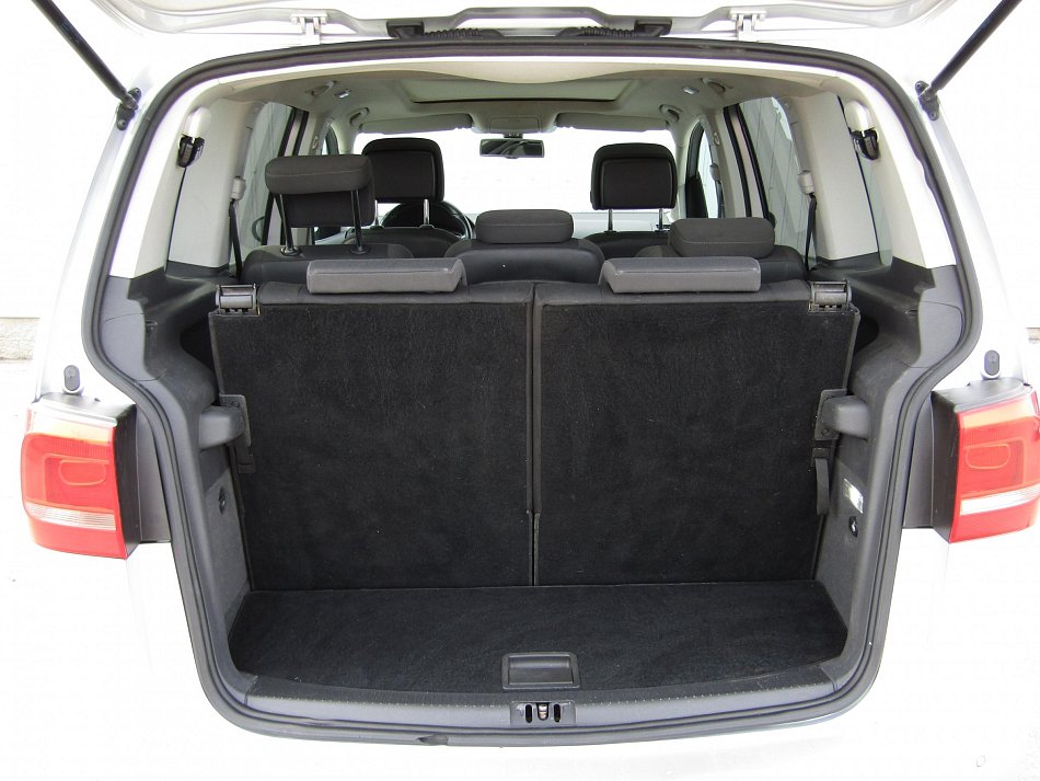 Volkswagen Touran 2.0 TDi 