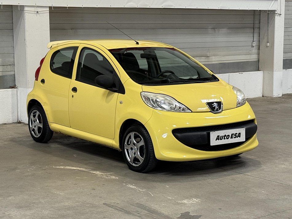 Peugeot 107 1.0 i 