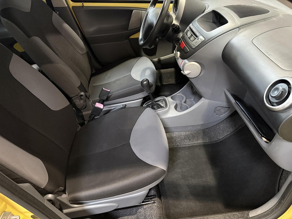 Peugeot 107 1.0 i 