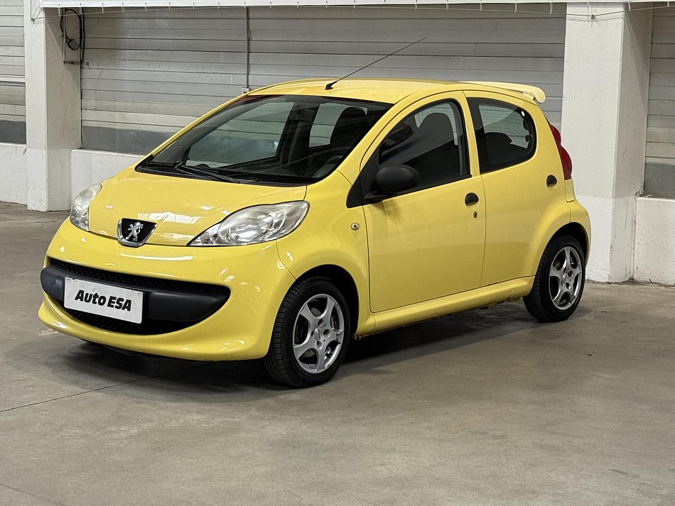 Peugeot 107 1.0 i 