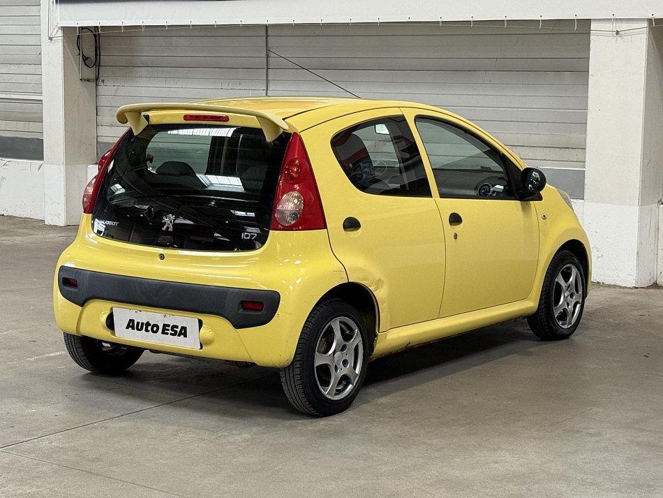 Peugeot 107 1.0 i 
