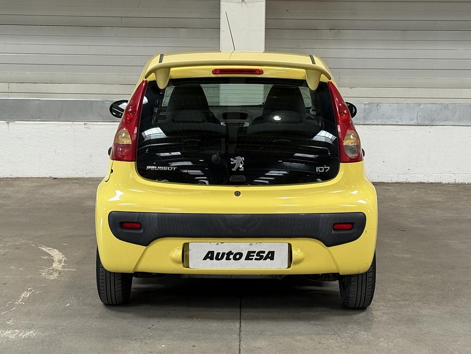 Peugeot 107 1.0 i 