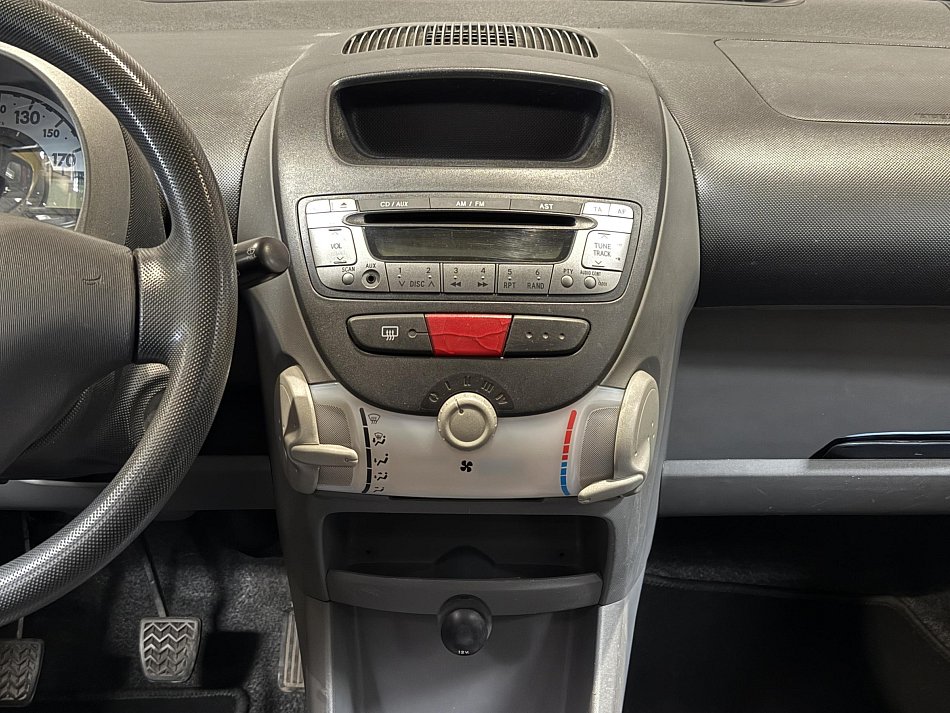 Peugeot 107 1.0 i 