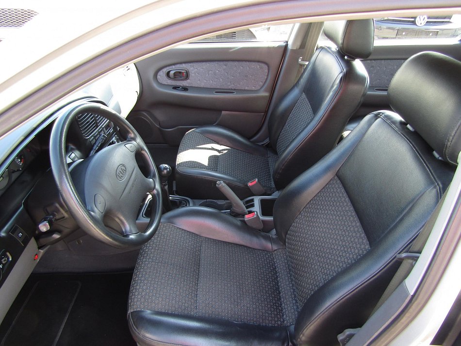 Kia Shuma 1.6i 