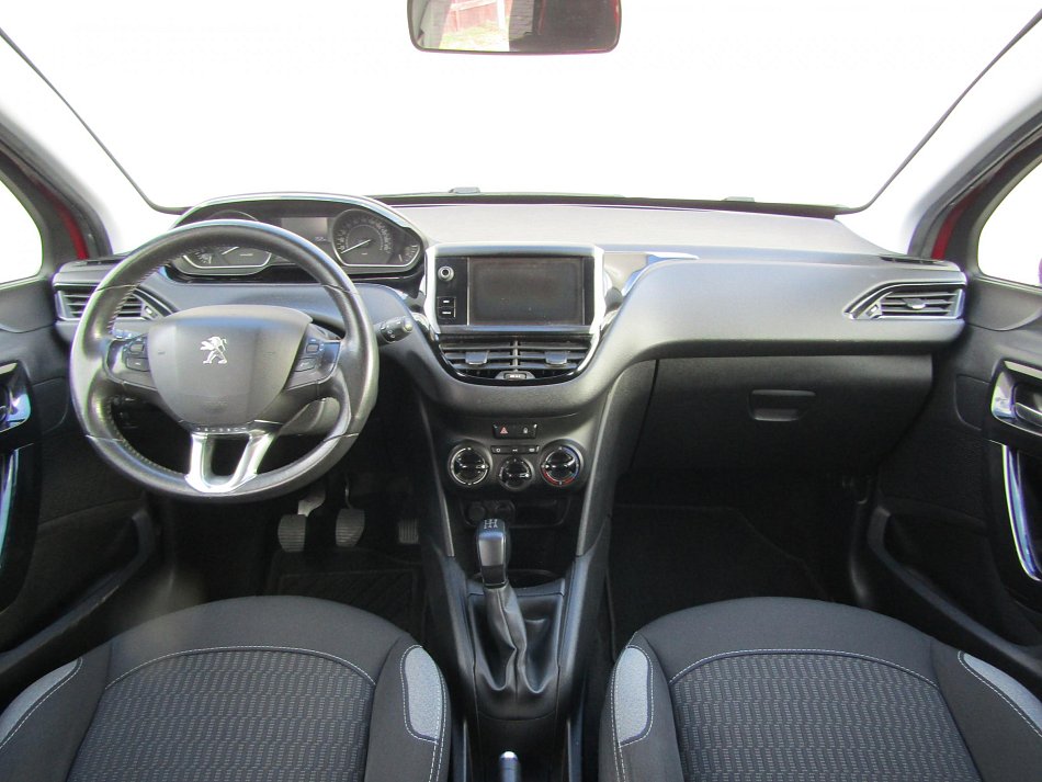 Peugeot 208 1.2i 