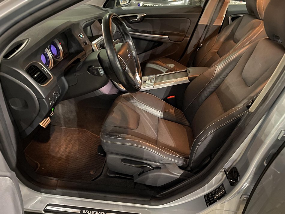 Volvo V60 2.0 D3 