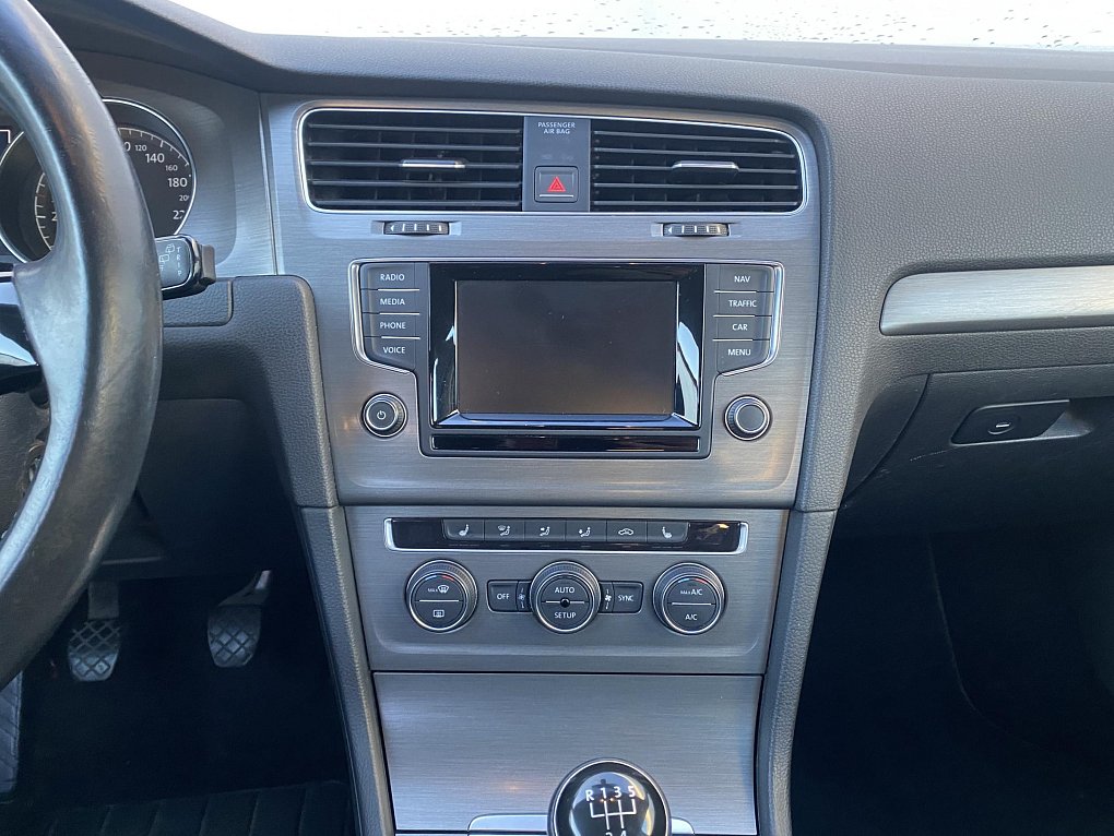 Volkswagen Golf 1.6 TDi Comfortline VII