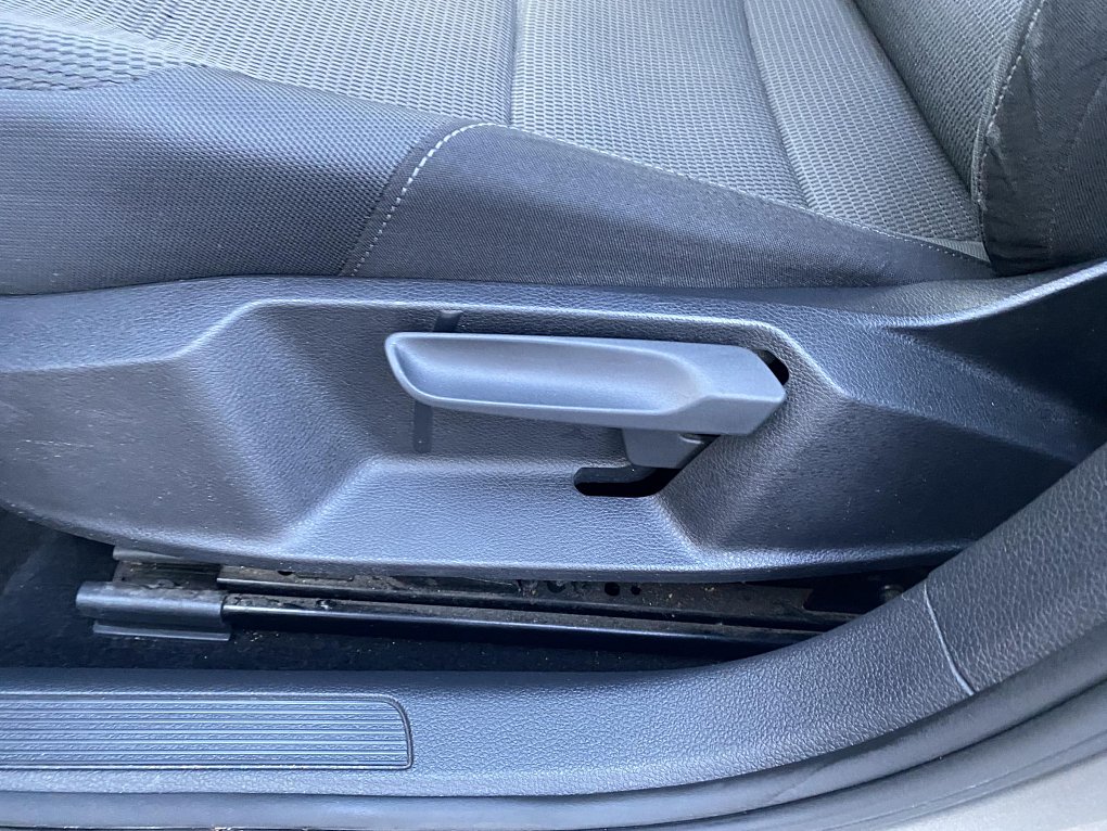 Volkswagen Golf 1.6 TDi Comfortline VII