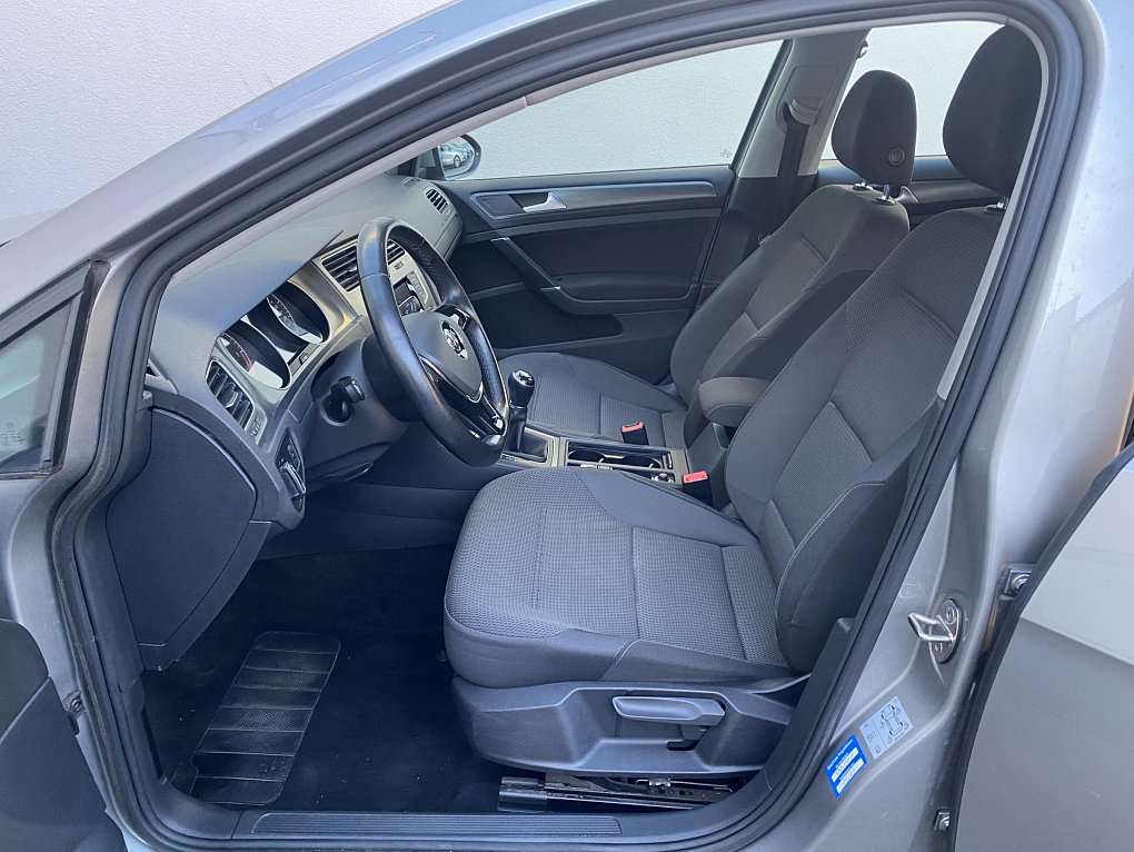 Volkswagen Golf 1.6 TDi Comfortline VII