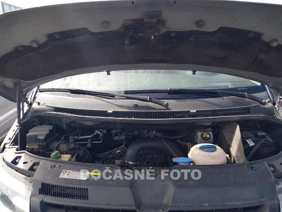 Volkswagen Transporter 2.0TDi  L2 9míst