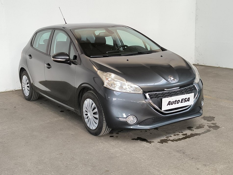 Peugeot 208 1.2i 
