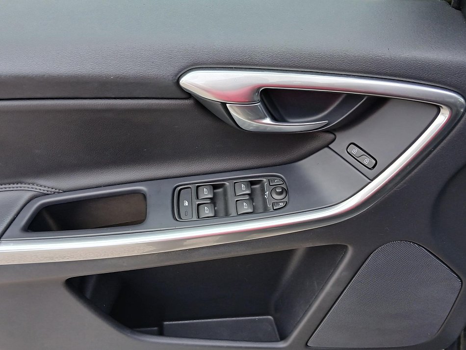 Volvo XC60 2.4 D4 Summum AWD