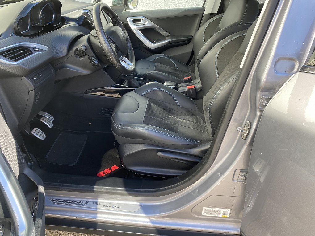 Peugeot 2008 1.2 PT Crossway