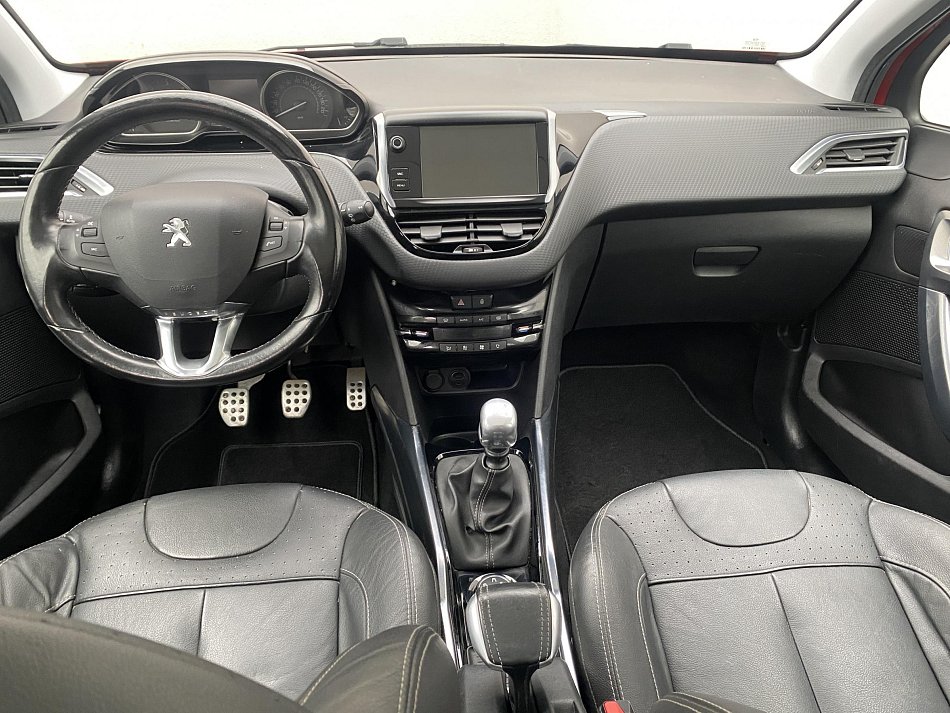 Peugeot 2008 1.6 HDi Féline Titane