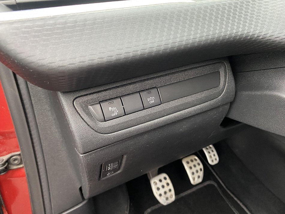 Peugeot 2008 1.6 HDi Féline Titane