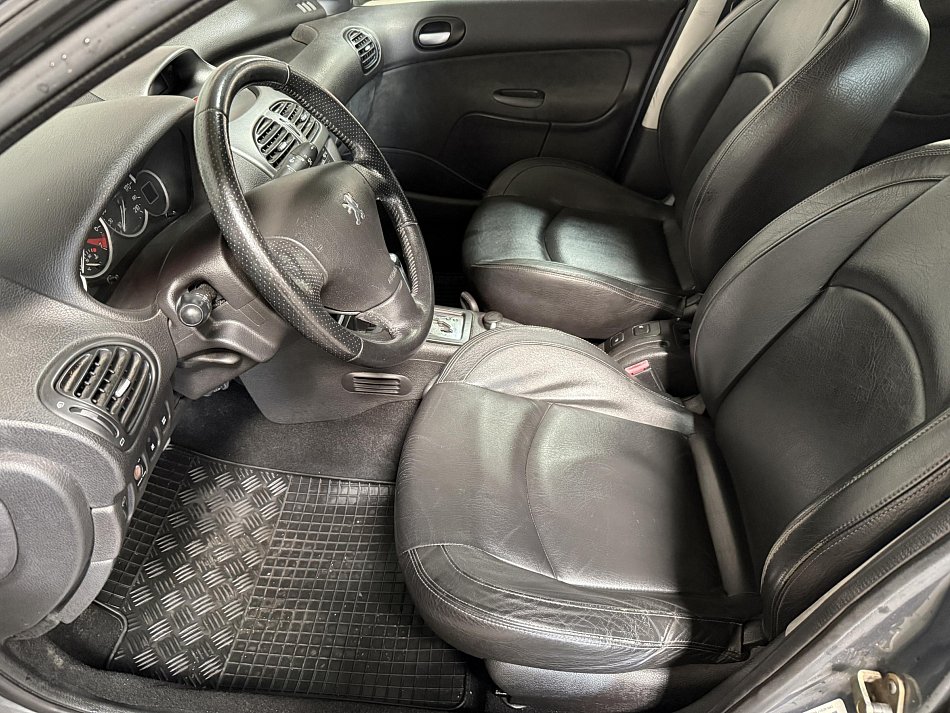 Peugeot 206 1.6i 