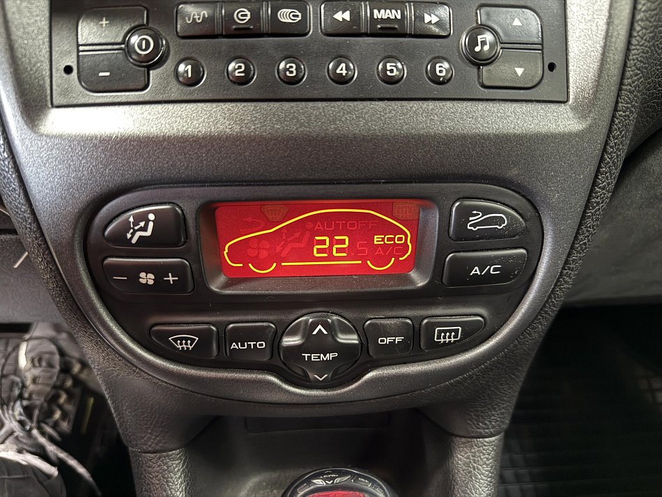 Peugeot 206 1.6i 