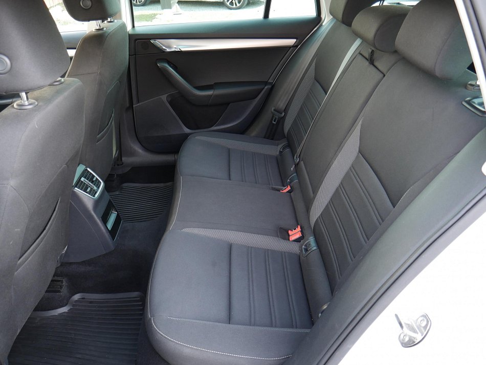 Škoda Octavia III 2.0TDi Ambition